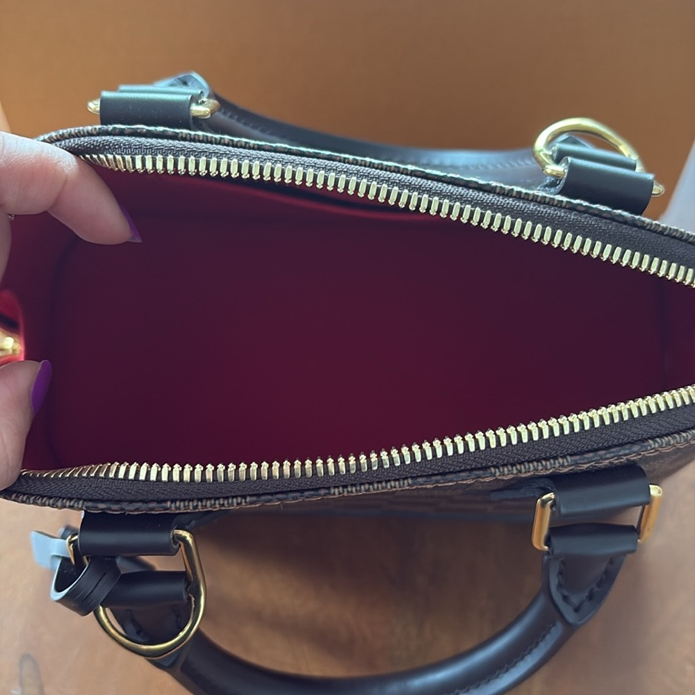 Louis Vuitton Alma BB like new giftable condition - Picture 14 of 16